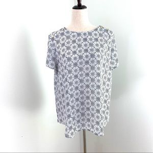 LOFT great short-sleeve patterned blouse top